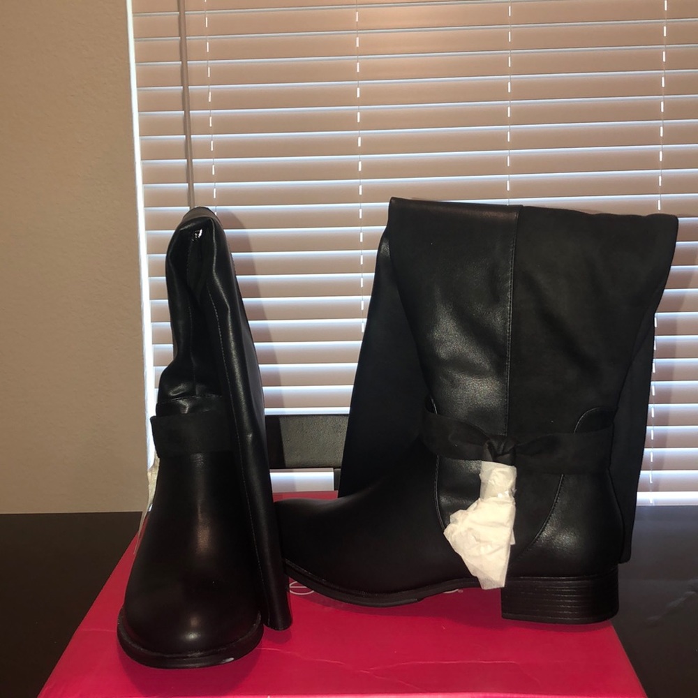 Never Worn Black Flat Boots